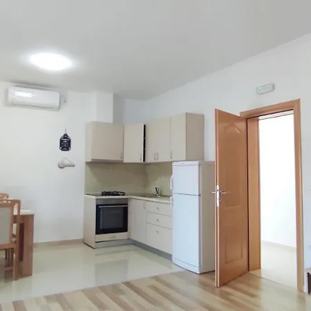 One Bedroom Apartment Gogo With Private Parking Neum Exterior photo