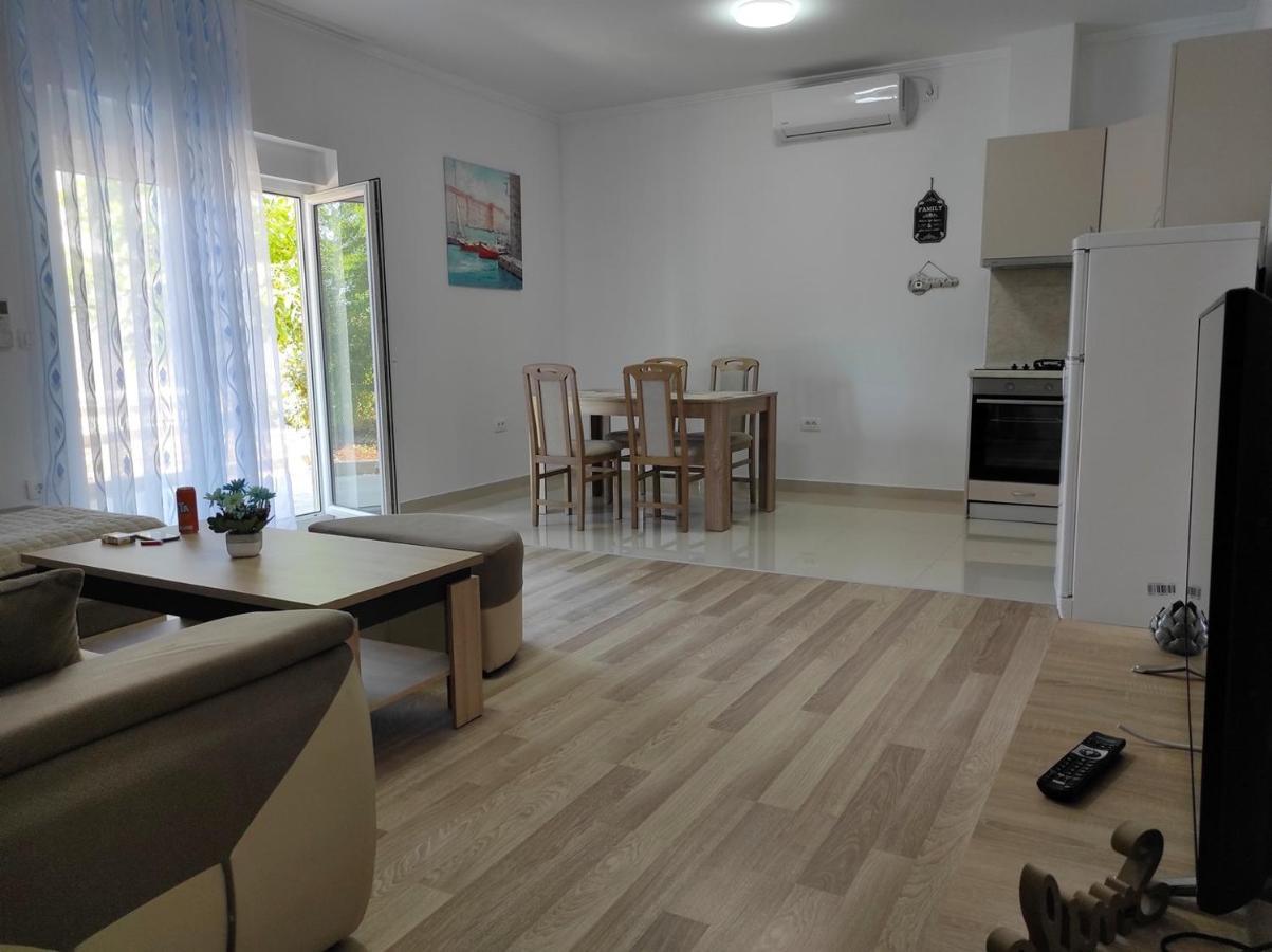 One Bedroom Gogo With Private Parking Neum
